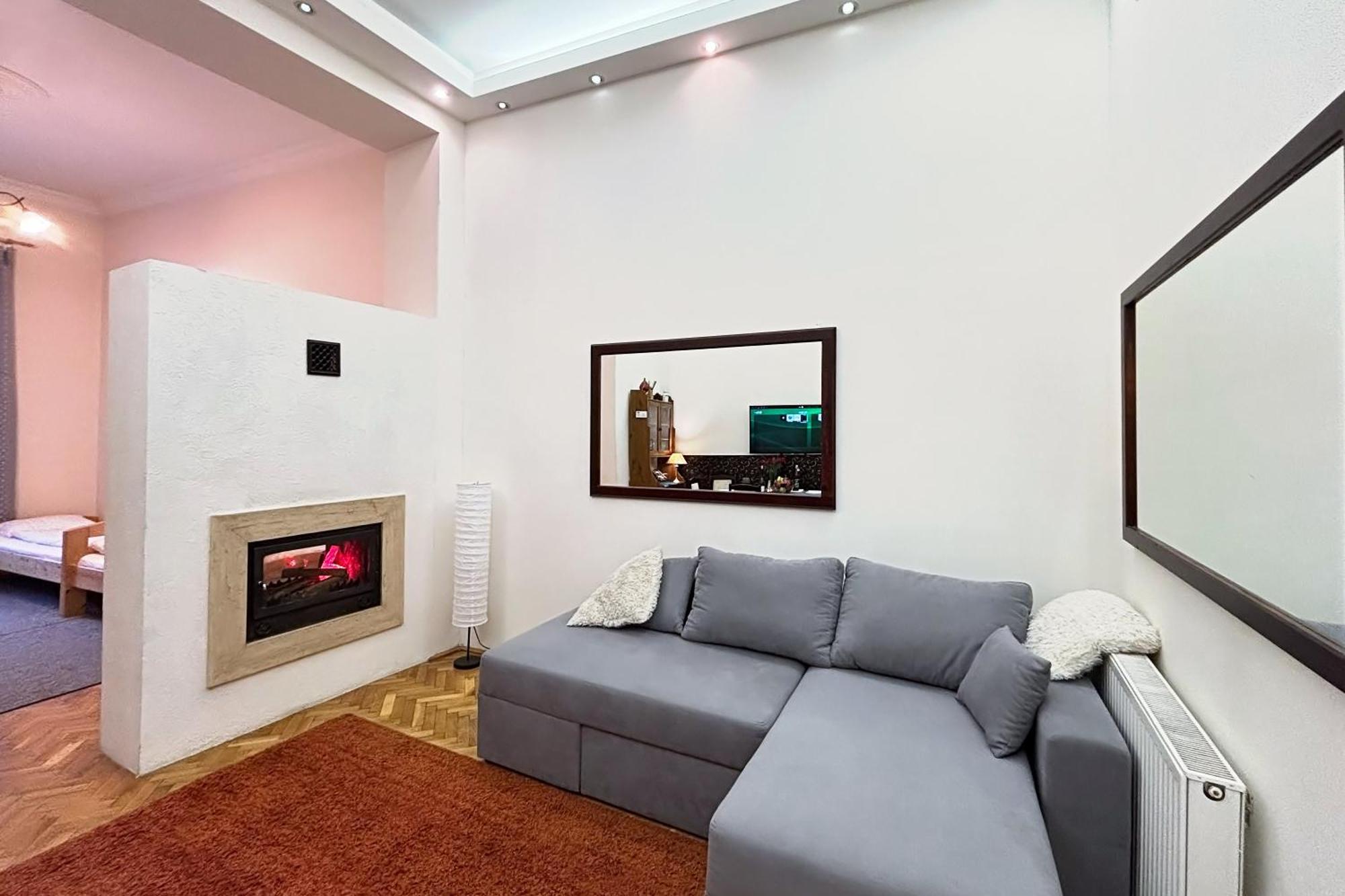 Fireplace Holidays — Photos 3